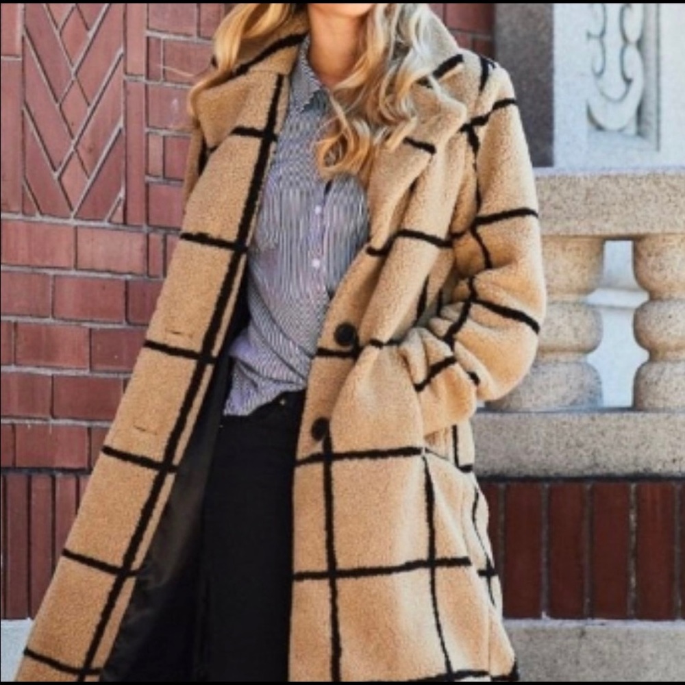 Jessica Simpson teddy bear Sherpa tan/ black window pane plaid coat Size Large
